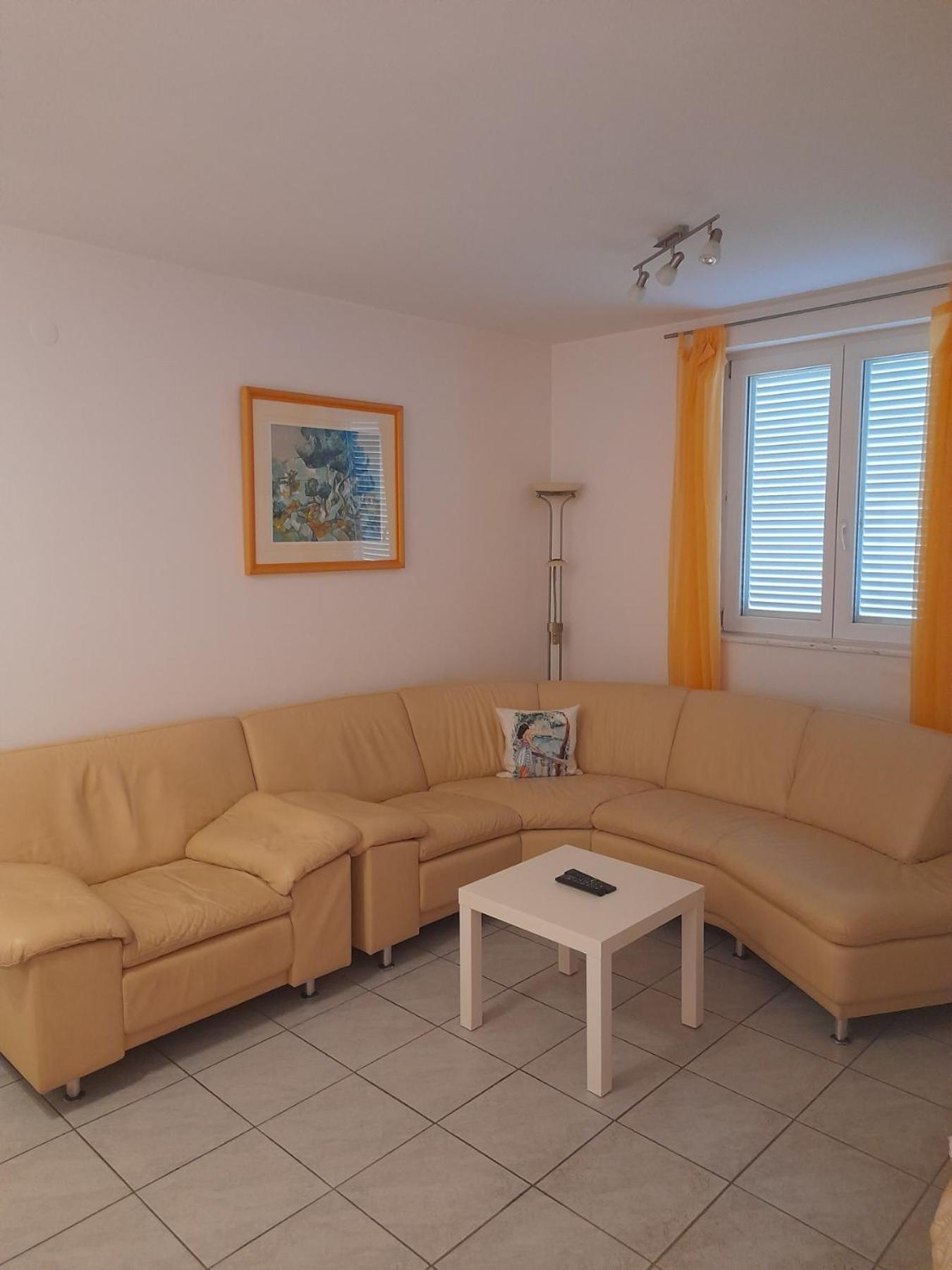 Apartman Snjezana Malinska Exteriör bild