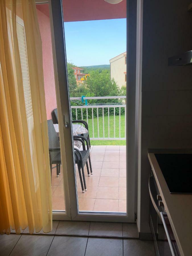 Apartman Snjezana Malinska Exteriör bild